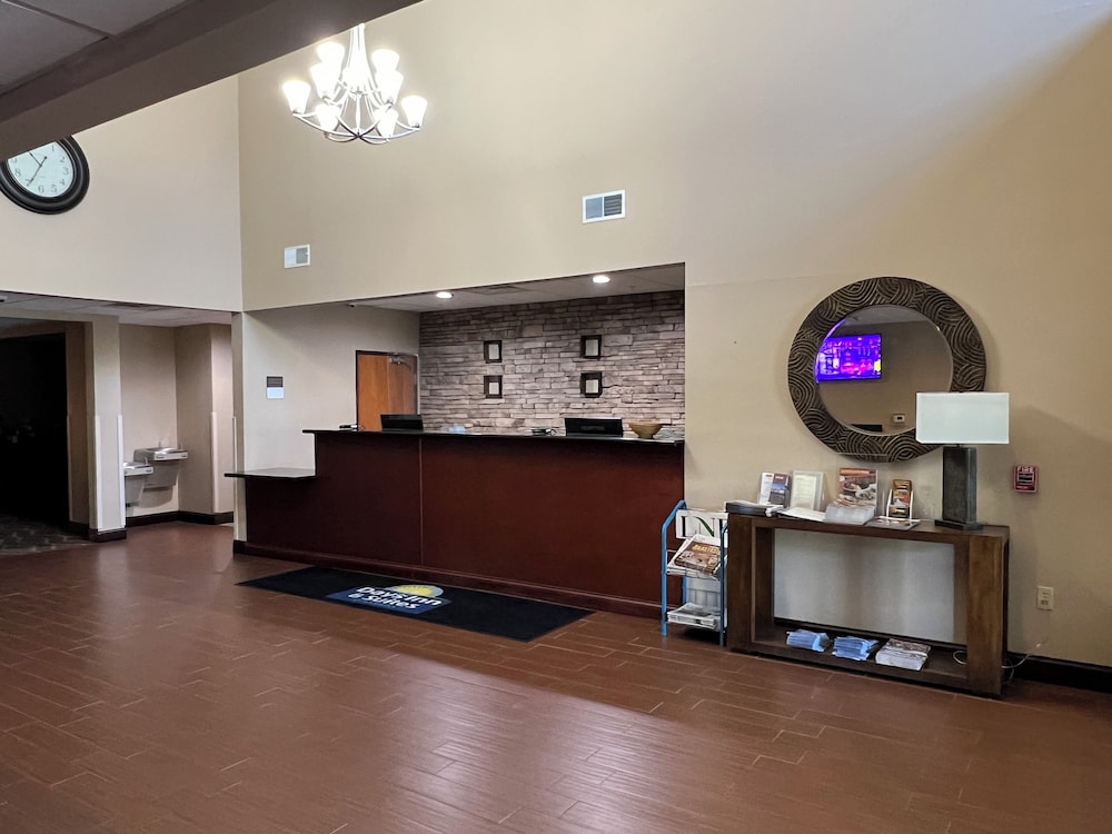 Days Inn & Suites by Wyndham Manheim Lebanon - photo 4