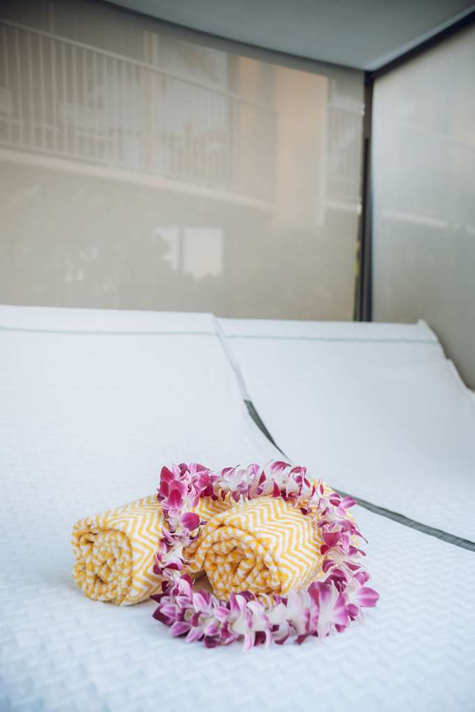 Embassy Suites by Hilton Waikiki Beach Walk - photo 98