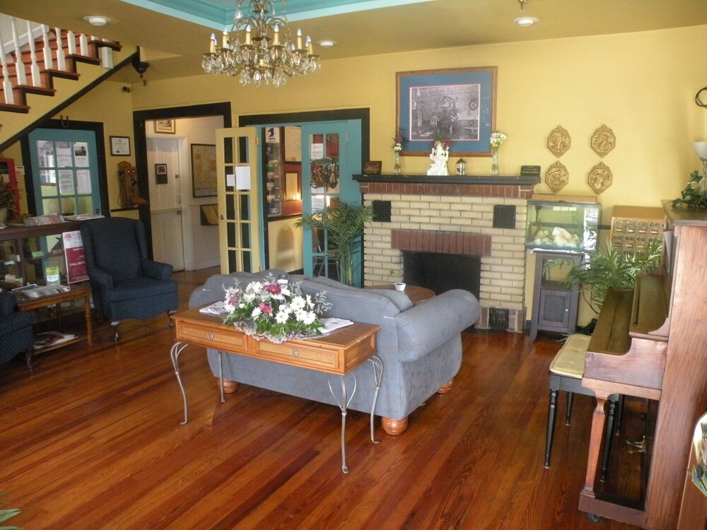 1876 Heritage Inn - photo 2