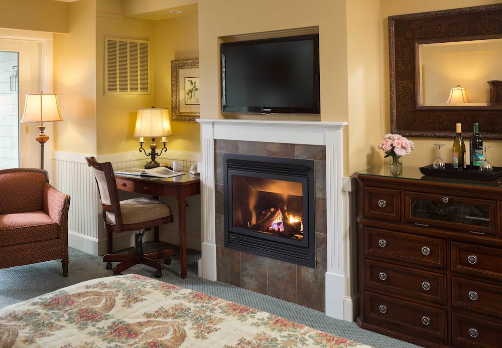 Grand Harbor Inn - photo 13