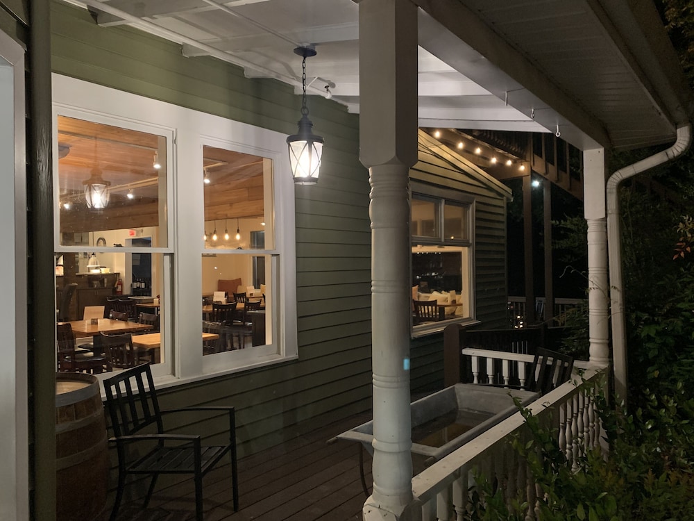 Woodbridge Inn & Tavern - photo 152