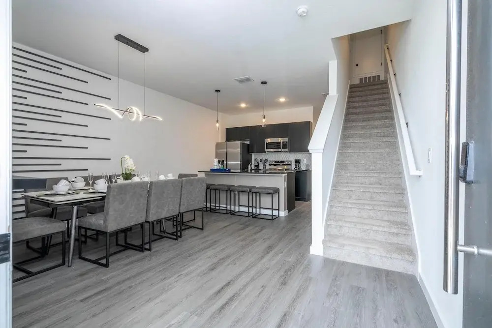 8761 ZD Elegant 3BR Villa in The Hub Resort Comfort Style and Luxury for Your Perfect Getaway - photo 23