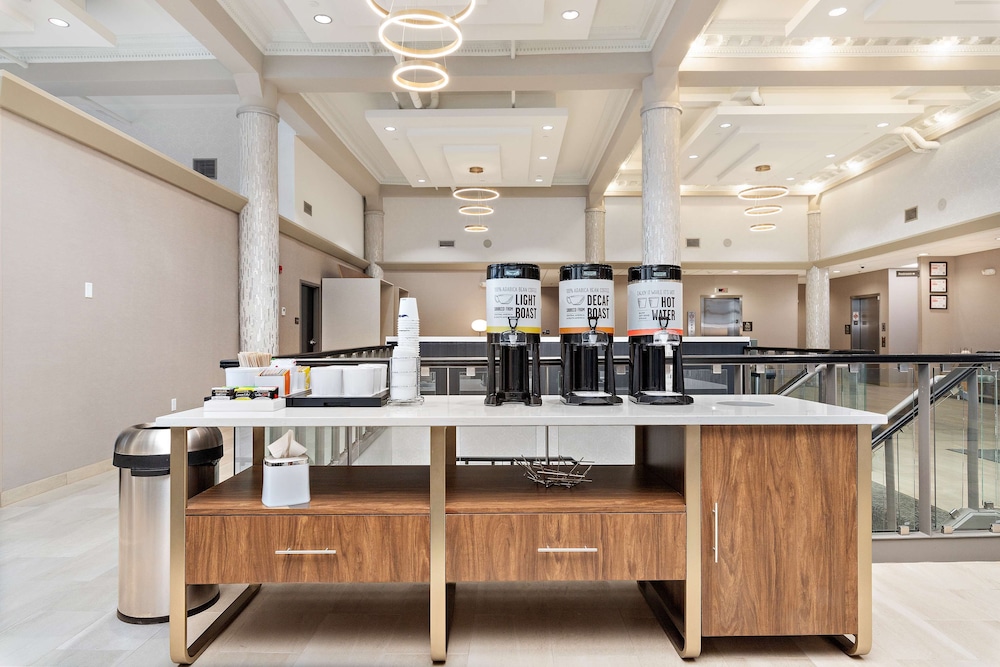 Hampton Inn Kansas City Downtown Financial District - photo 39