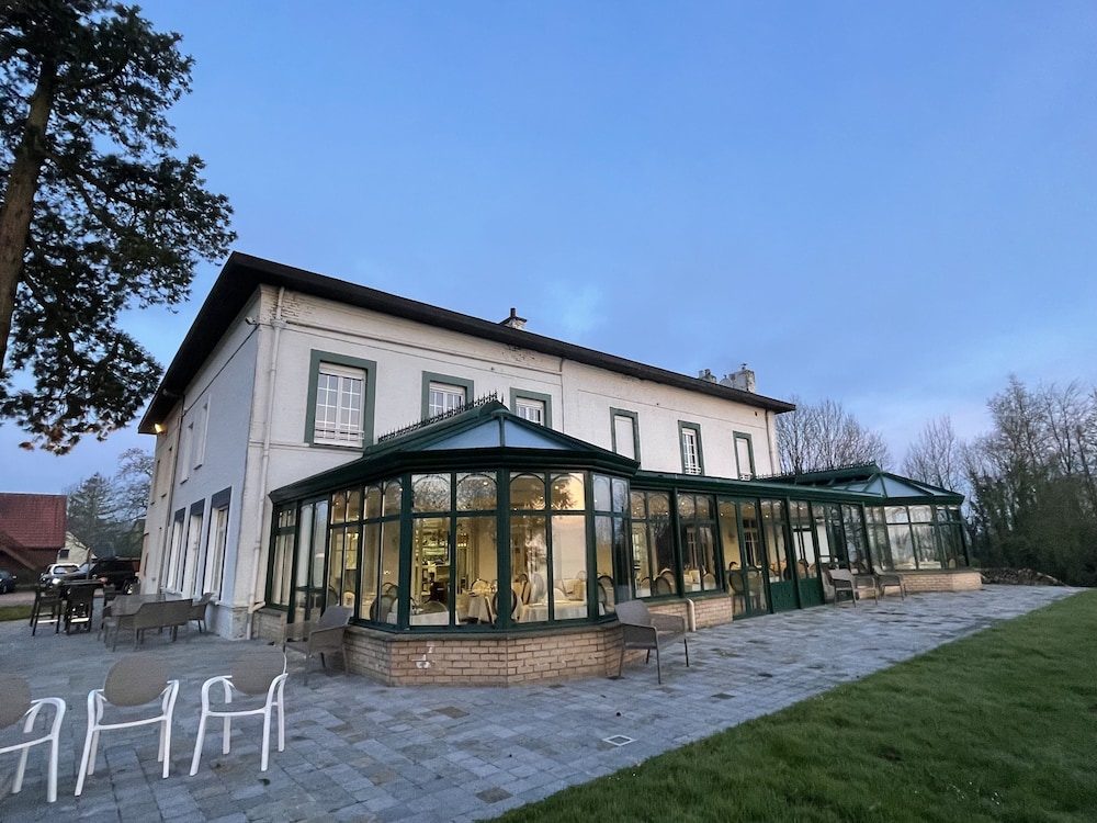 Hotel La Sapiniere — hotel in Lumbres