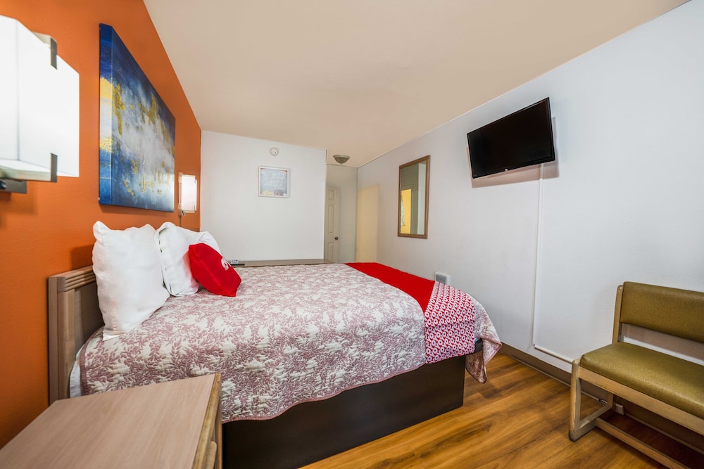 Royal Gateway Motel By OYO - photo 23