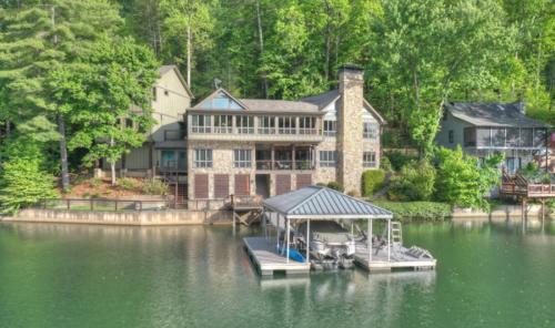 Country Roads in Morganton, United States