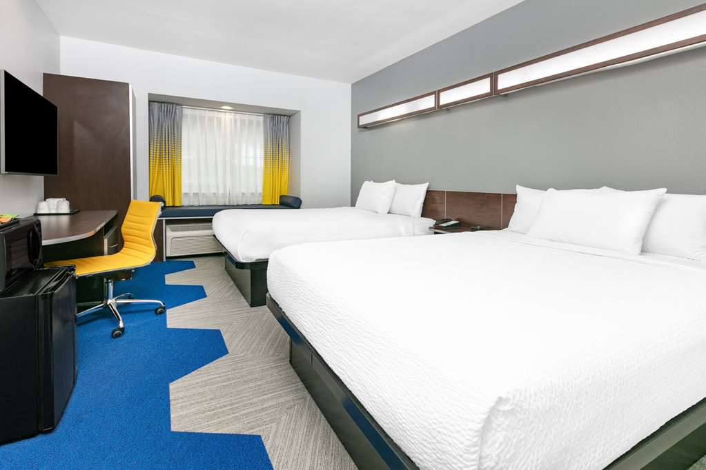 Microtel Inn & Suites by Wyndham Austin Airport - photo 17