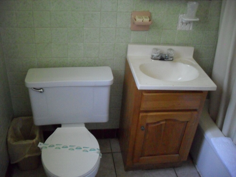 Shore Winds Motel - photo 37
