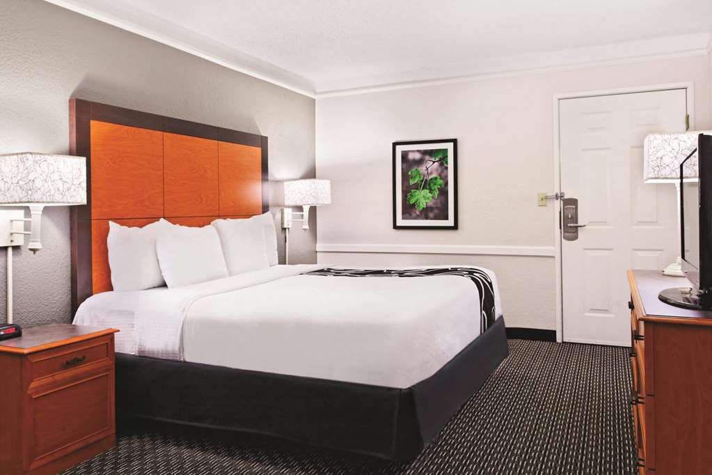 La Quinta Inn by Wyndham Champaign - photo 21