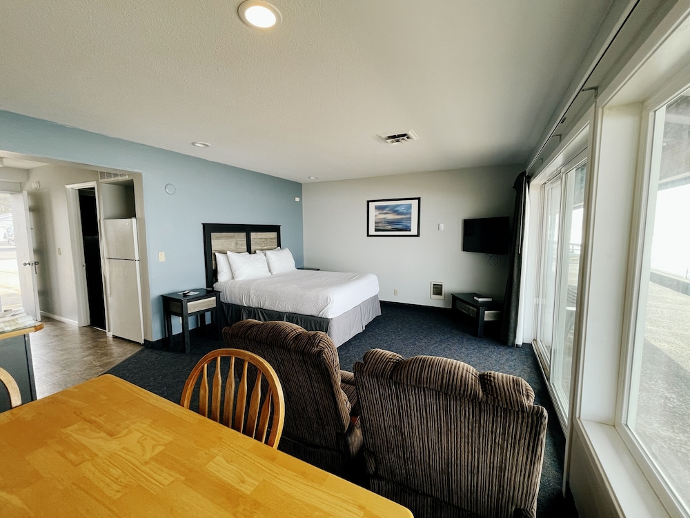 The Sandcastle Beachfront Hotel - photo 44