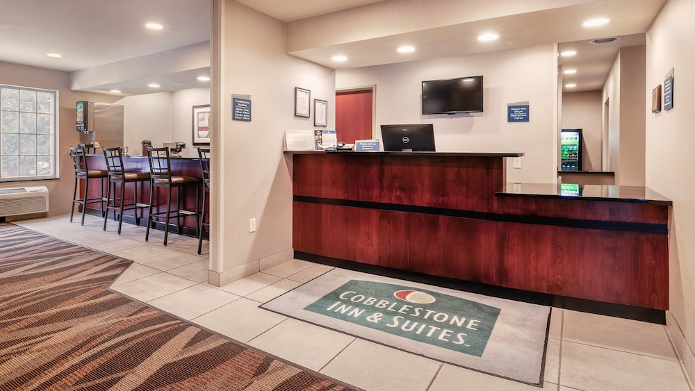Cobblestone Inn & Suites Durand - photo 51
