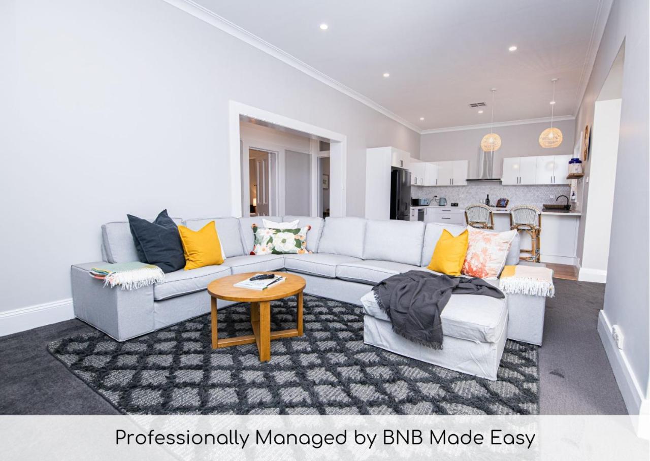 The Byng House Grand And Central Entertain 12 — 4-Star Luxury Hotel in Orange, Australia