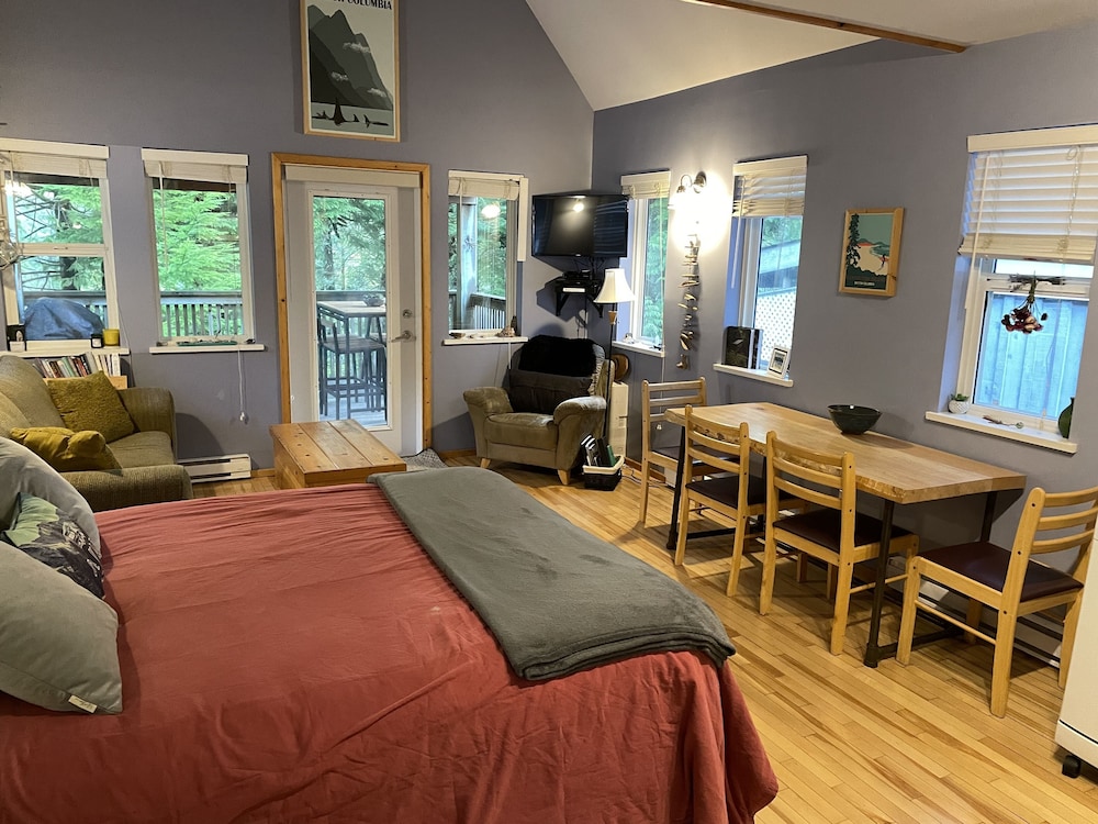 Reef Point Cottages in Ucluelet, Canada