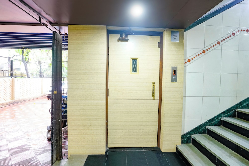 Fabhotel Cruz Royale