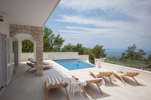 Villa Retro fusion a luxury villa in Tucepi — 4-Star Luxury Hotel in Tucepi, Croatia