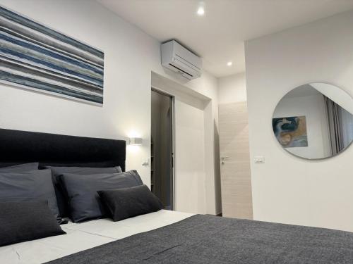 Ponte Vecchio Torre Dei Guelfi Apartment — 4-Star Luxury Hotel in Florence, Italy