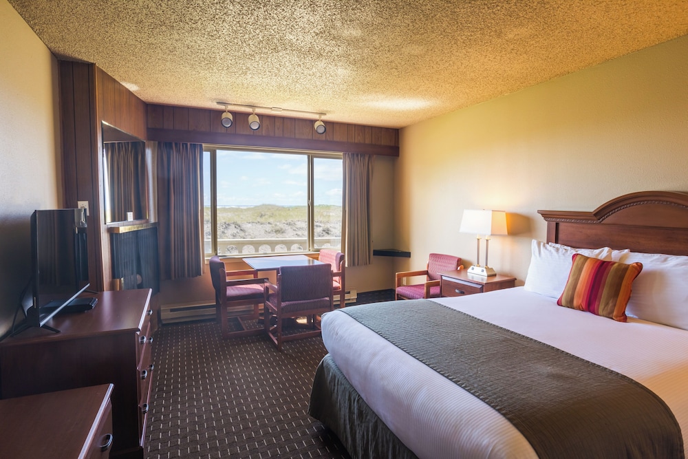 Ebb Tide Oceanfront Inn - photo 20