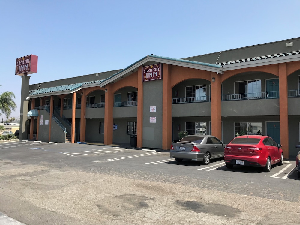 Americas Best Value Inn Corona - photo 47