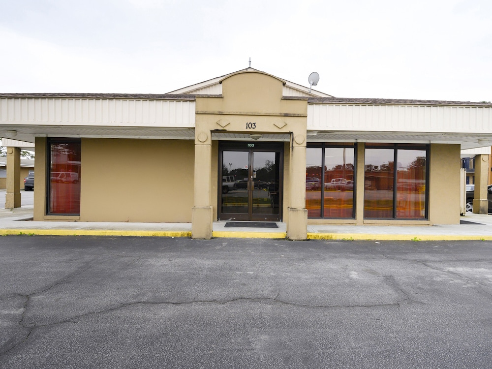 OYO Hotel Williamston - photo 19
