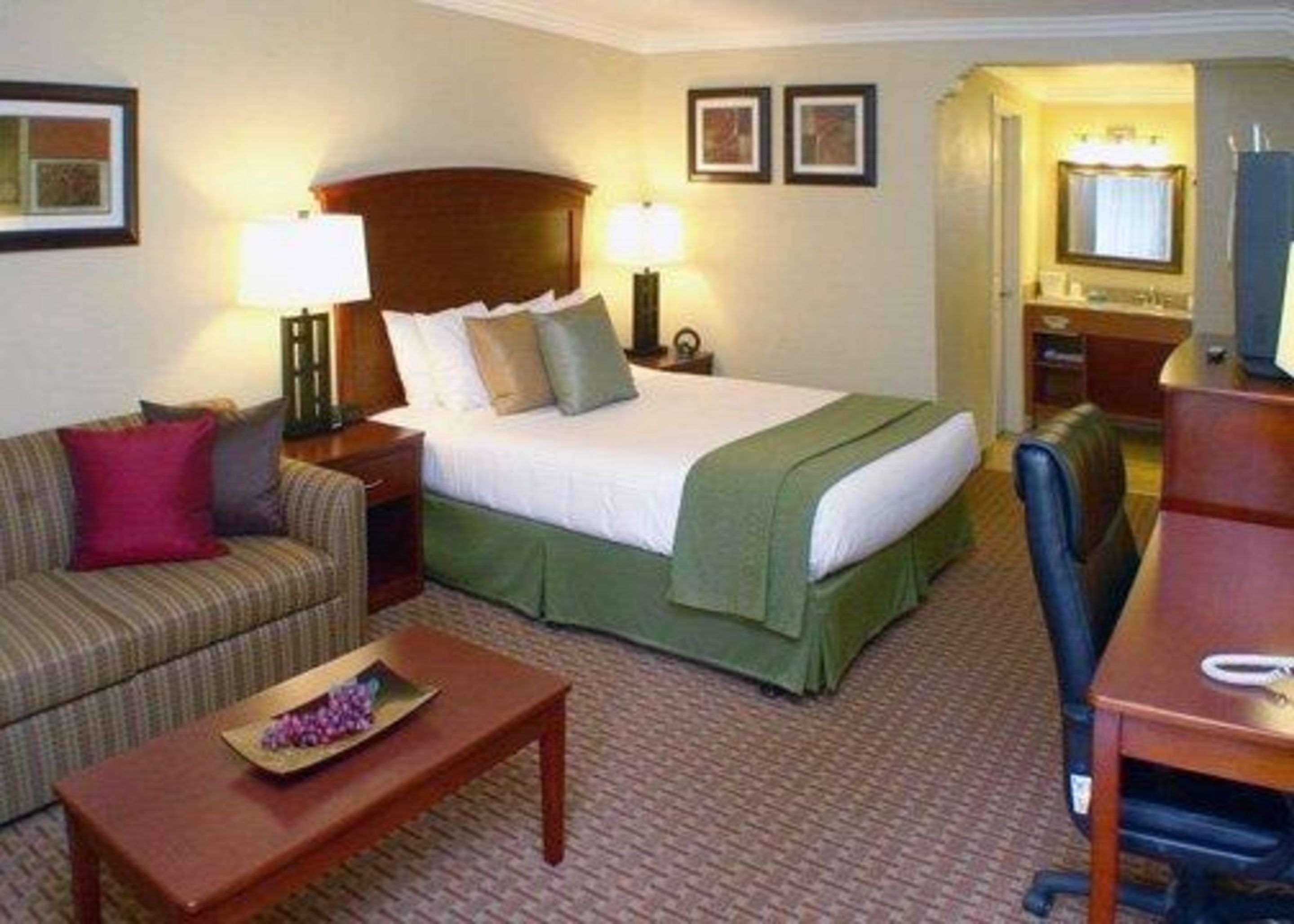 Quality Inn & Suites Santa Cruz Mountains - photo 18