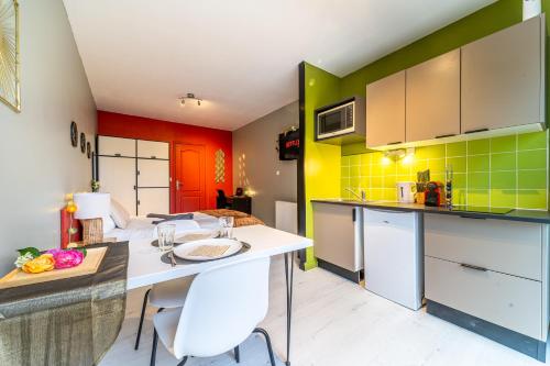 L Orea Canon D Or Terrasse Wifi Parking Gratuit — hotel in Lambersart