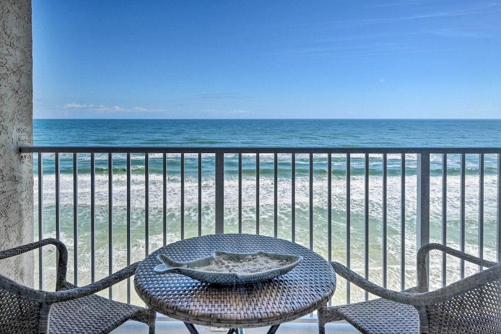 Walk to Ocean Bright Daytona Beach Condo — 4-Star Luxury Hotel in Daytona Beach, United States