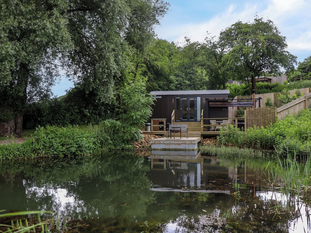 The Shepherds Hut at Bridge Lake Farm & Fishery in Banbury, United Kingdom