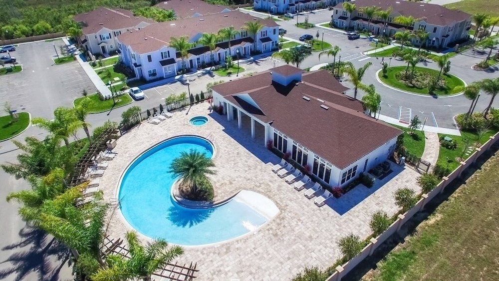 Lucky Find @ Lucaya Resort By Shine Villas #713 3 Bedroom Townhouse - photo 17