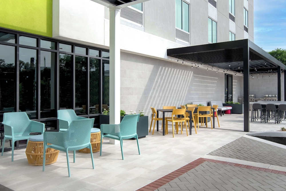 Home2 Suites by Hilton Jacksonville Downtown - photo 47
