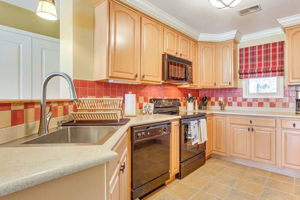 1 Mi to Mountain Creek Resort: Condo w Balcony - photo 8