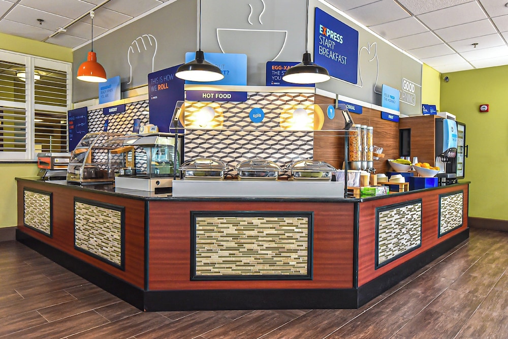 Holiday Inn Express & Suites Cocoa by IHG - photo 81