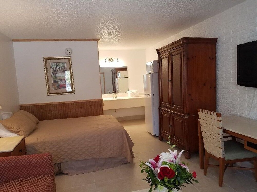 Extended Stay Brunswick - photo 6