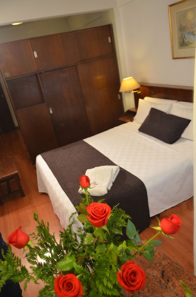 Ecuador Hotel in Balvanera, Argentina