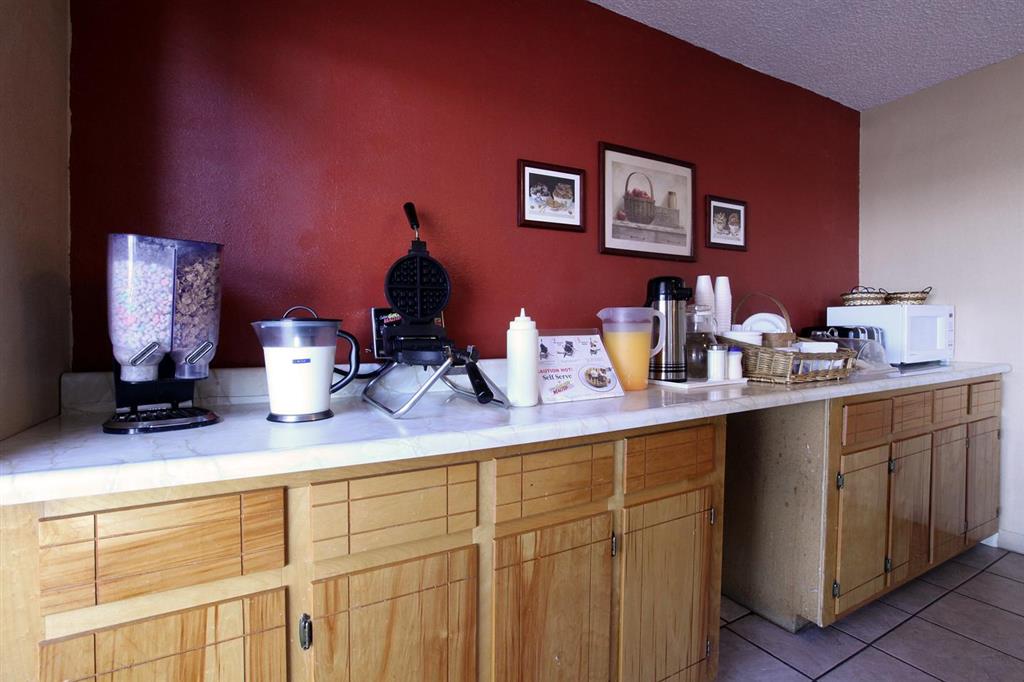 Americas Best Value Inn Malvern - photo 17