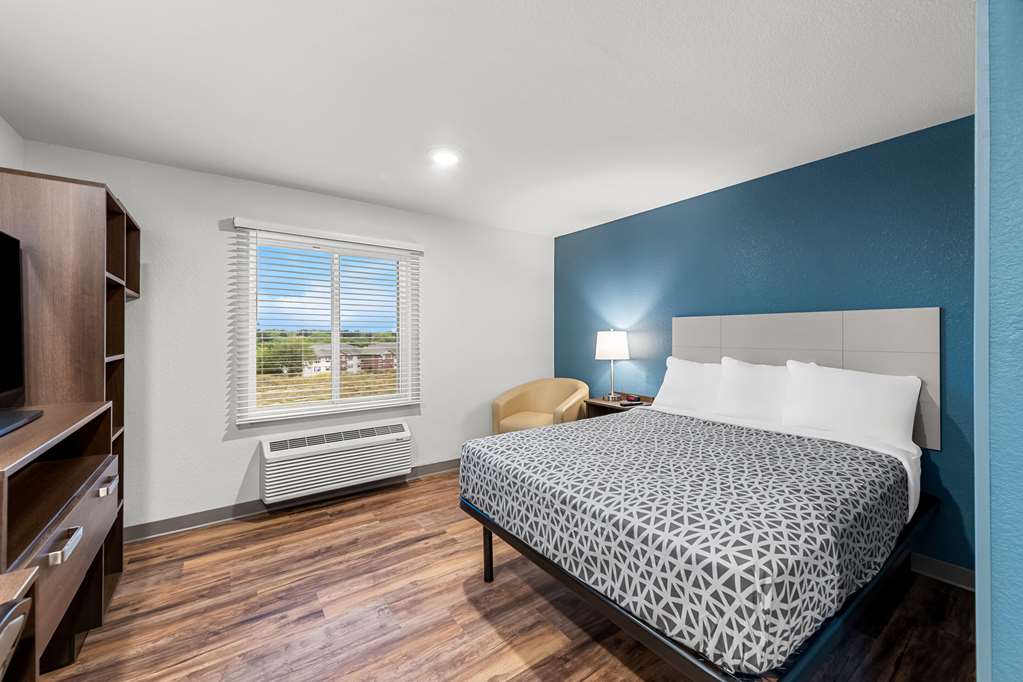 Woodspring Suites Kansas City Airport - photo 11