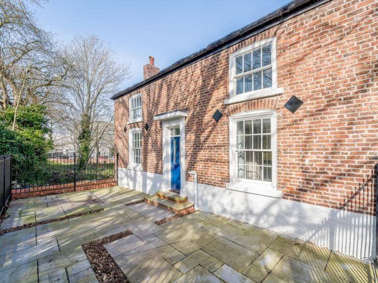 Hunter Retreat Home from Home Greenwich House — 4-Star Luxury Hotel in Chester, United Kingdom