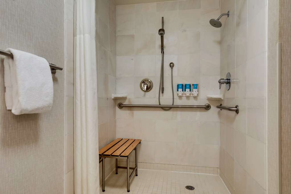 Drury Inn & Suites Charlotte Northlake - photo 37