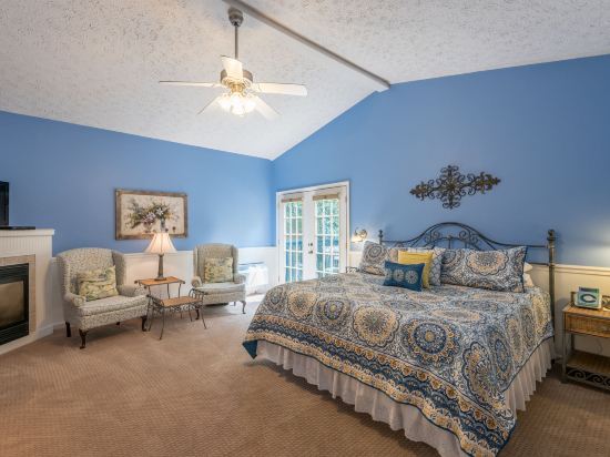 Eight Gables Inn - photo 17