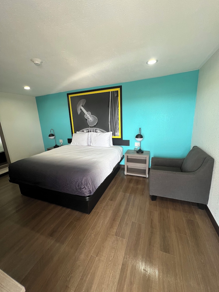 Super 8 by Wyndham Wichita Falls - photo 7