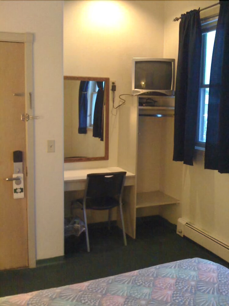 Chelsea Inn Hotel - photo 19