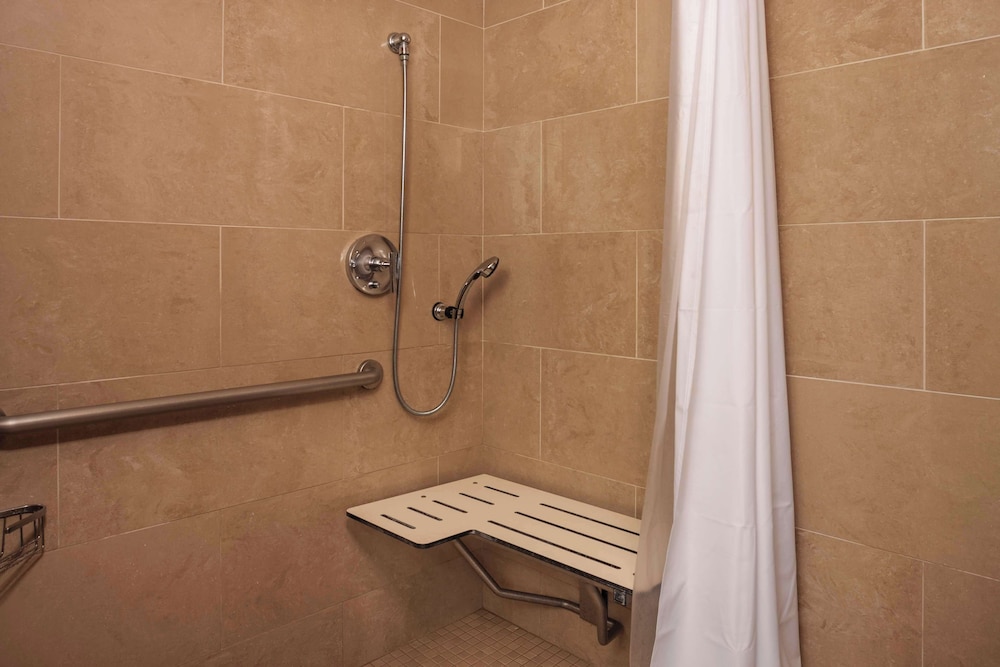 DoubleTree by Hilton San Diego Del Mar - photo 14