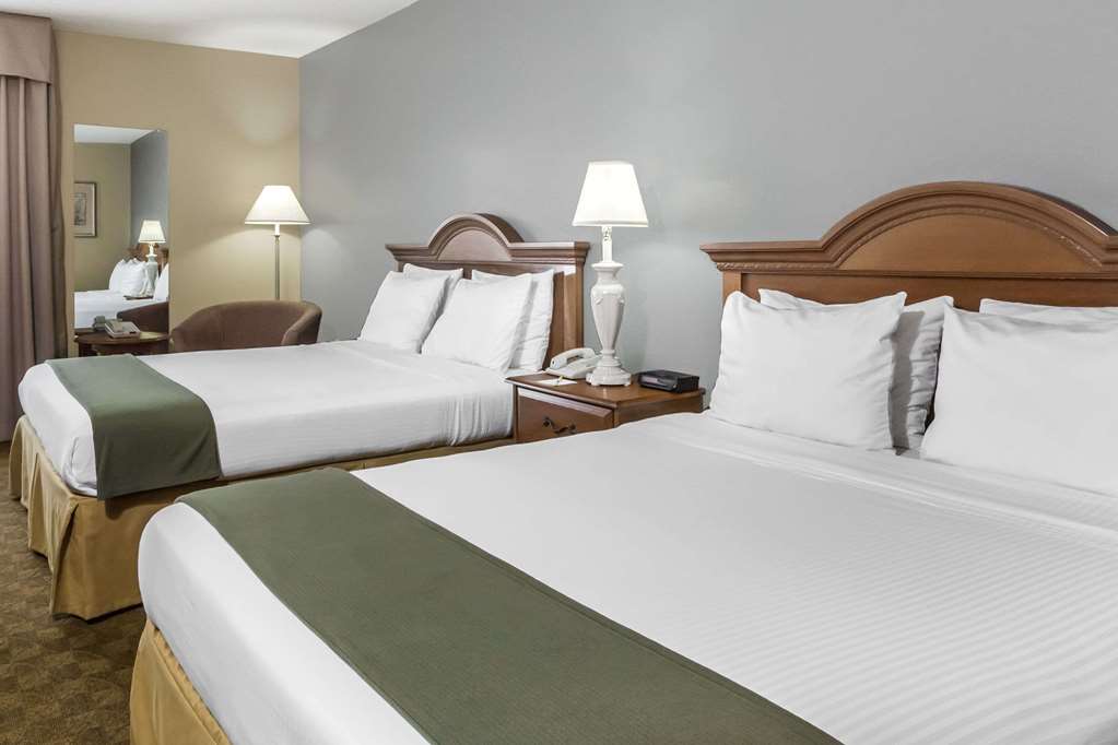 Days Inn by Wyndham Selma - photo 8