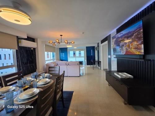 Elegant Spacious Apt on the Cinta Costera N#9 — 4-Star Luxury Hotel in Panama, Panama