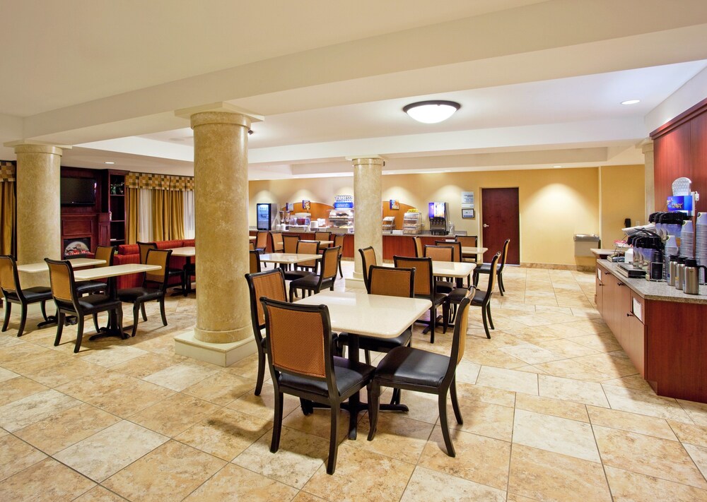 Holiday Inn Express Hotel & Suites Niagara Falls by IHG - photo 19