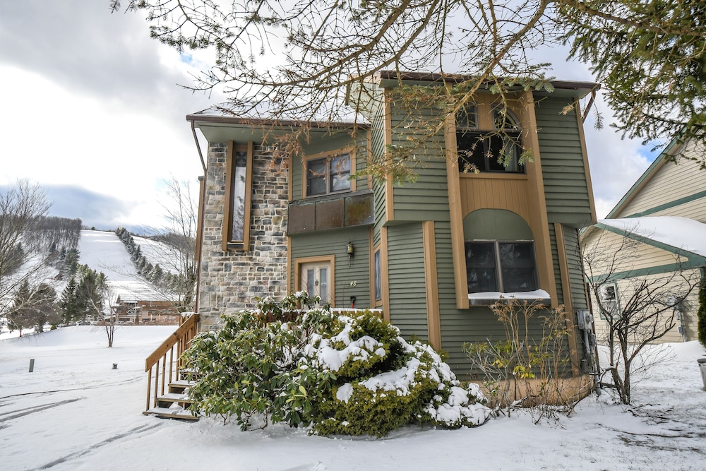 Slope Side - featured photo