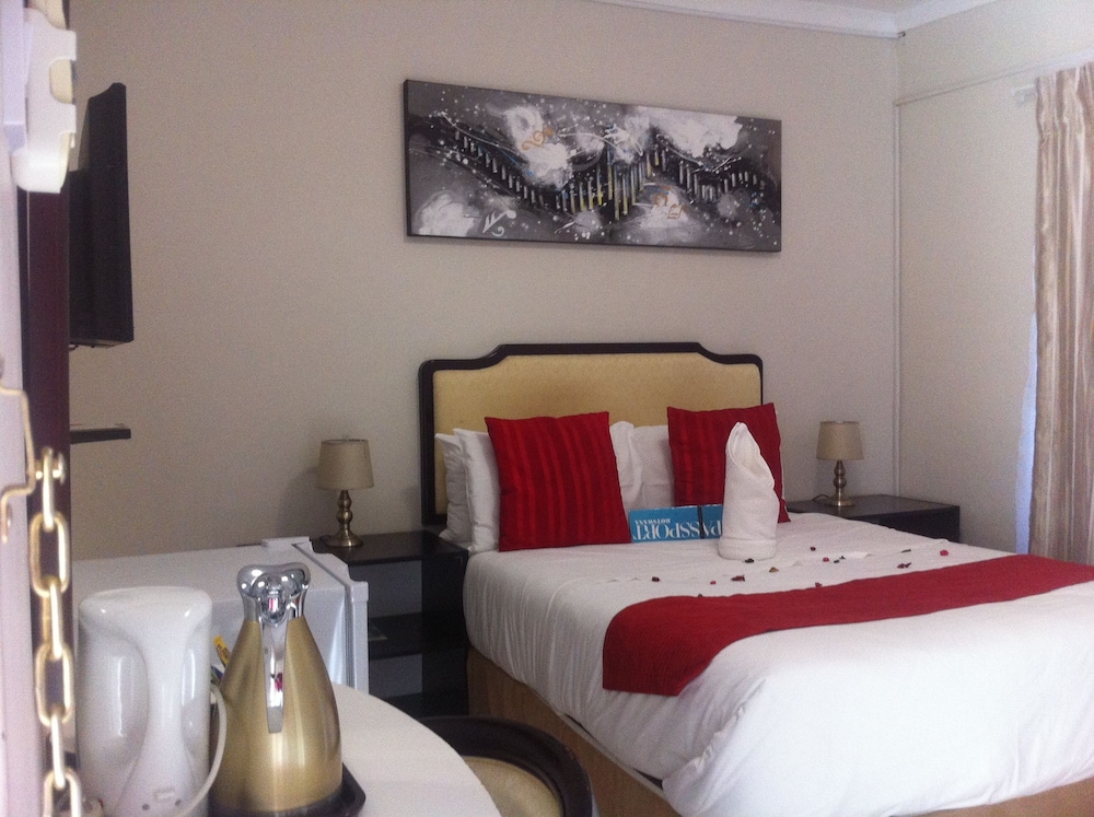 Hill View Inn — Serowe — photo 5