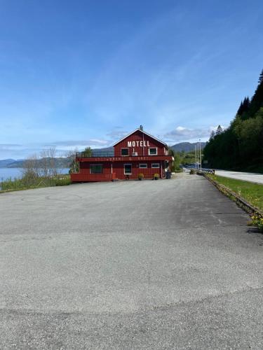 Utsikten Kro - carbon neutral hotel in Unknown City