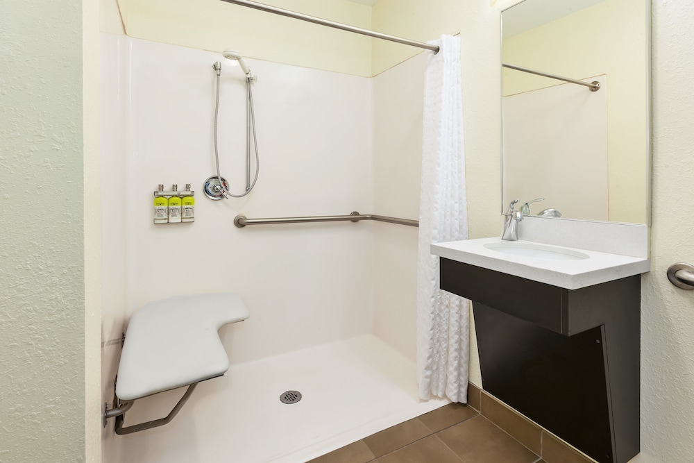 Candlewood Suites Rocky Mount by IHG - photo 14