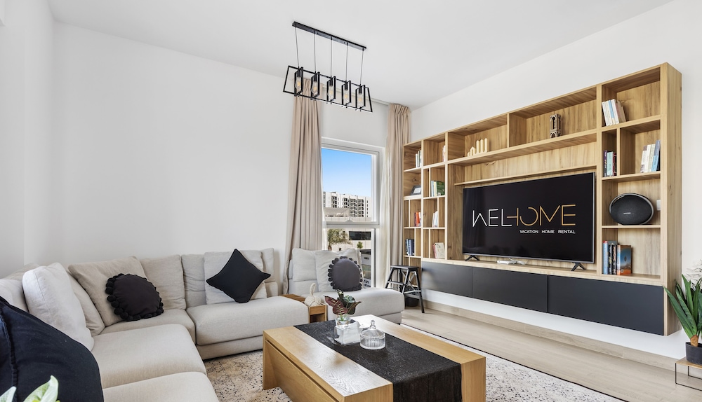 WelHome Apt Close to Yas Waterworld and Ferrari Circuits — 4-Star Luxury Hotel in Abu Dhabi, United Arab Emirates