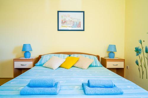 Apartment Cecilija Seafront with sunbeds Unique